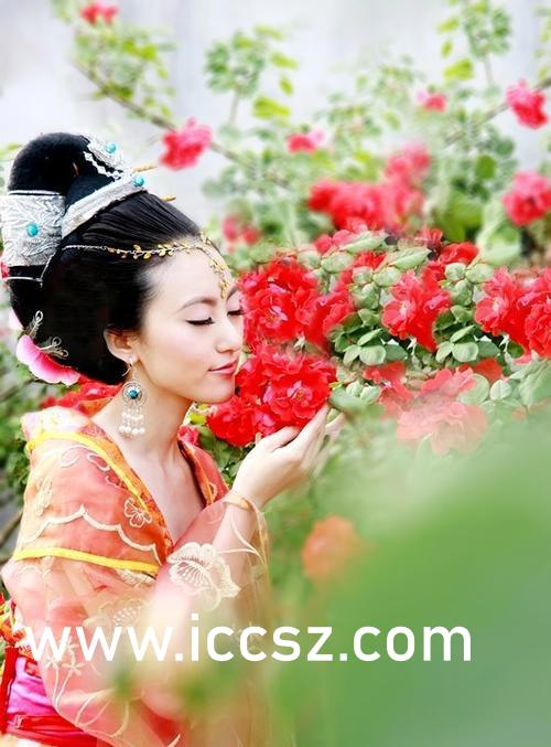掌握时尚潮流，从初学者到进阶用户，学习如何成为28日浴巾美女