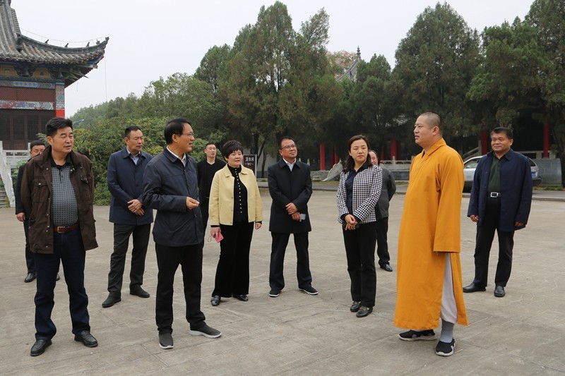 花开无言 第75页