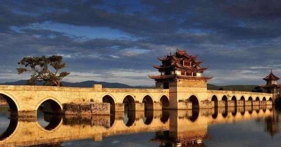 「深度探寻古朴胜地，历史与自然和谐融合的绝美旅游攻略」