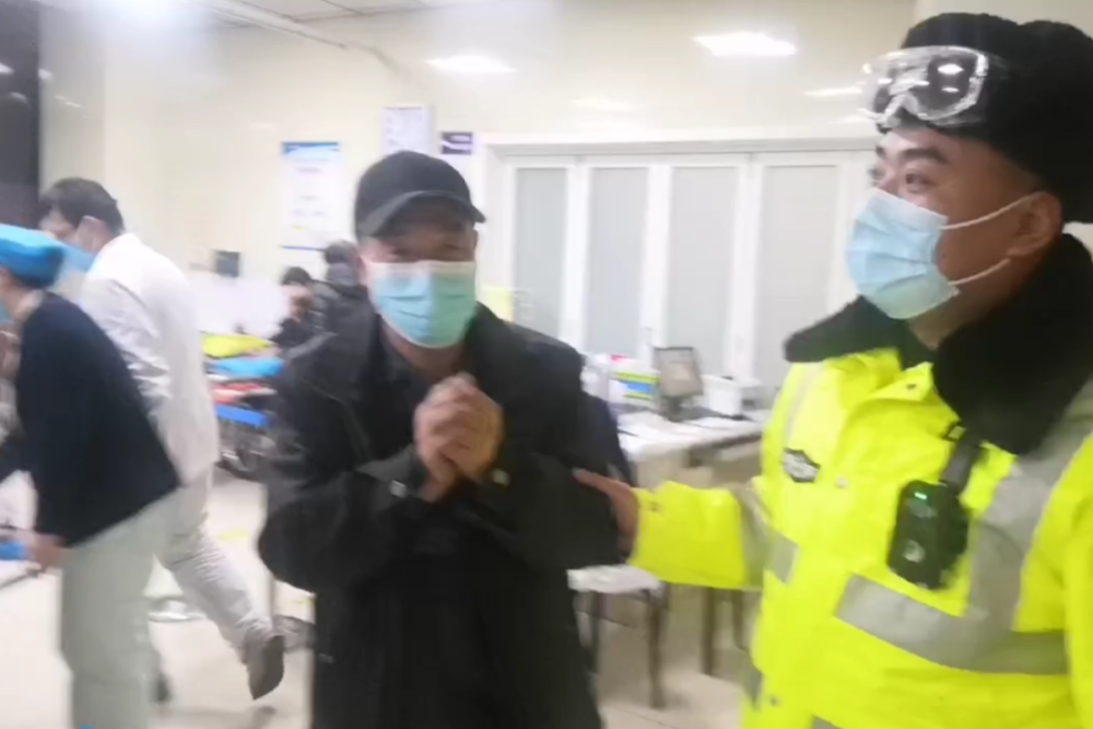 70岁老人突发大病：老人突发疾病 