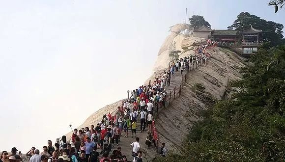 贵阳景点大揭秘，最受游客喜爱的前十名景点榜单！