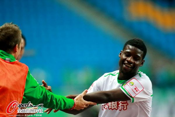 国安女球迷魅力榜TOP10，热血激情的她们闪耀足球之夜